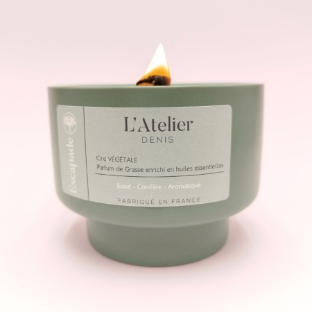 Bougie parfumée "Escapade" - parfum Eucalyptus & Pin de Sibérie