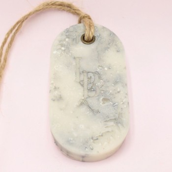 Suspension de placard et dressing parfumée aux fleurs de coton