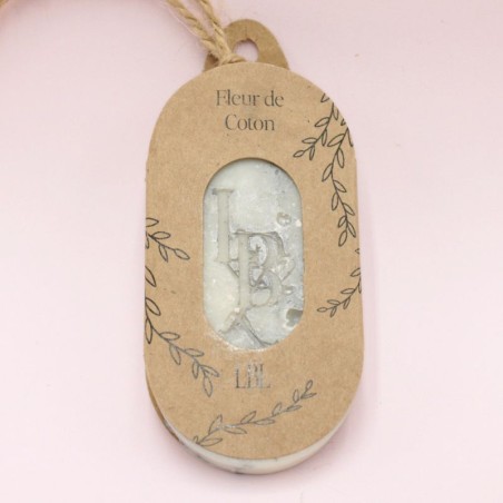 Suspension de placard et dressing parfumée aux fleurs de coton