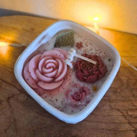 Bougie de roses en pot - Parfum rose sucrée 4