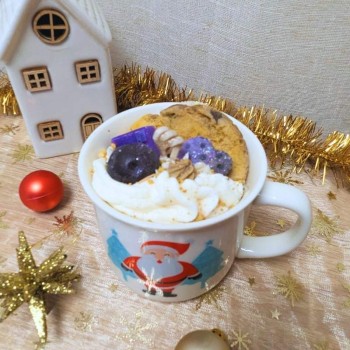 Bougie mug de Noël gourmand - Parfums cookies/choco