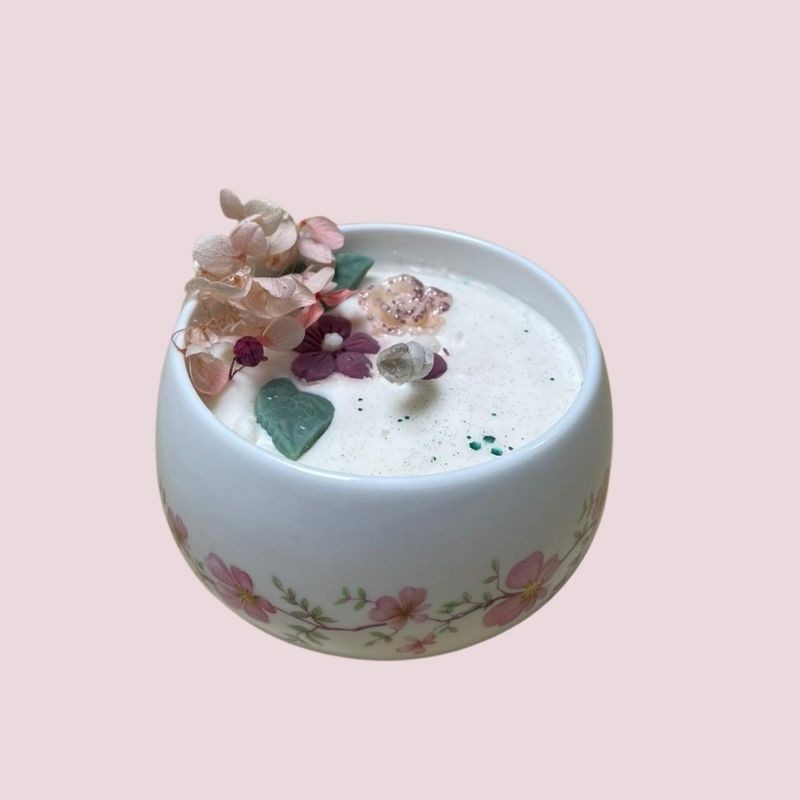 Bougie St Valentin - "Floraison printanière" - Parfum azalée du Japon Bougie St Valentin - "Floraison printanière" - Parfum azalée du Japon