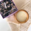 Bougie en bois - Samedi Nature - Parfum camomille & cèdre Bougie en bois - Samedi Nature - Parfum camomille & cèdre