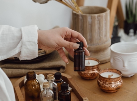 Zoom sur les bougies au parfum de Grasse