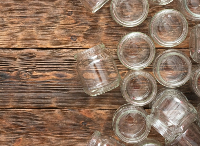 5 astuces pour nettoyer et retirer la cire d'un pot à bougie